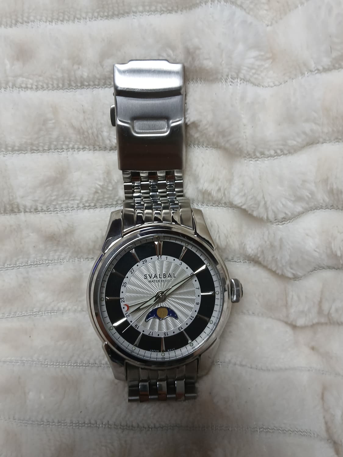 스발바르 문페이즈 쿼츠시계입니다. 상품이미지3