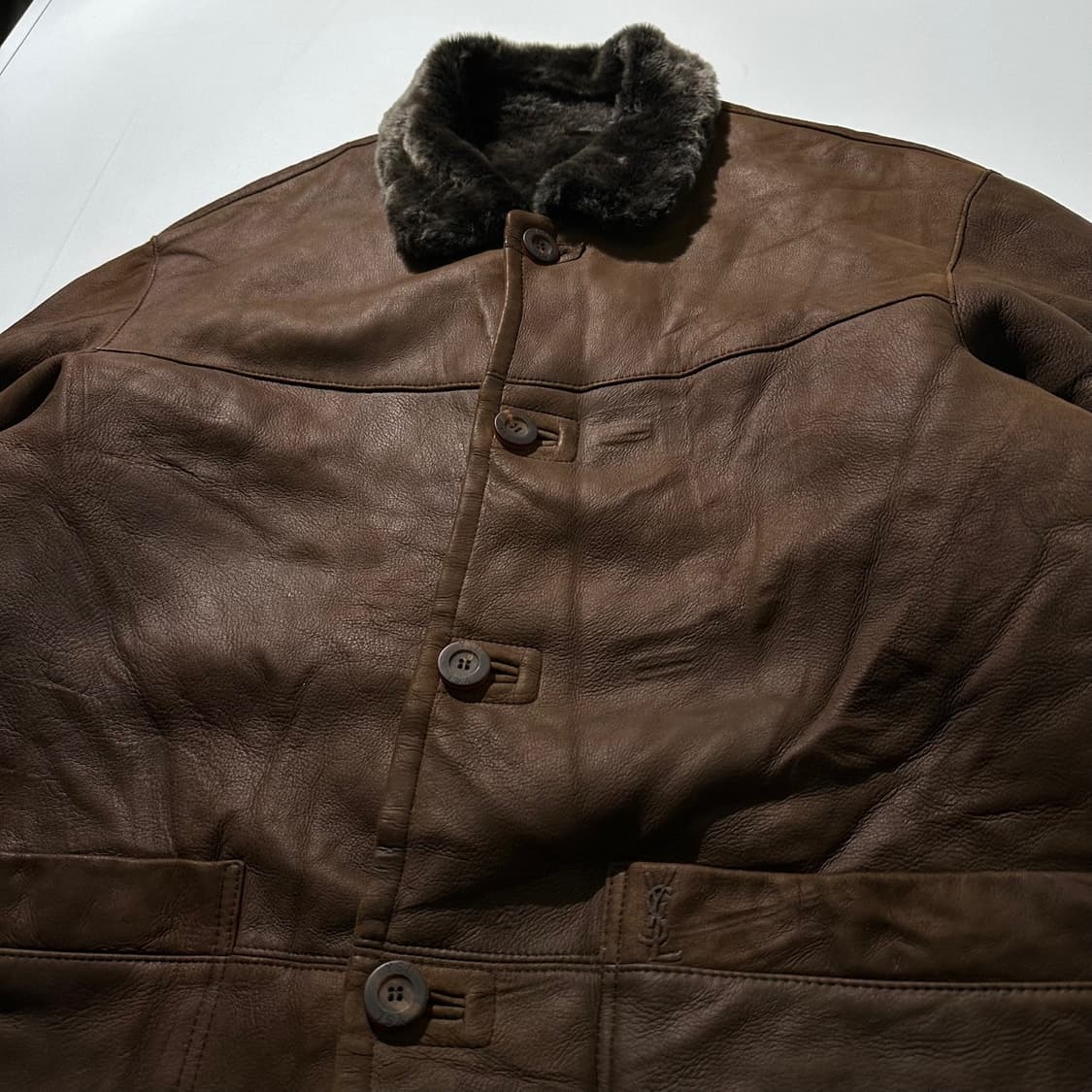 입생로랑 램스킨 양가죽 무스탕 싱글 자켓 상품이미지3