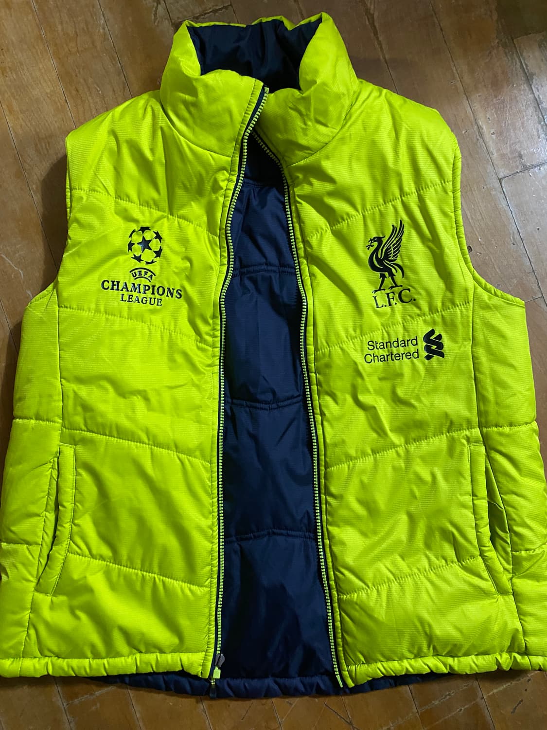 위덱스 리버풀 챔피언스리그 양면 패딩 조끼 XL 상품이미지4