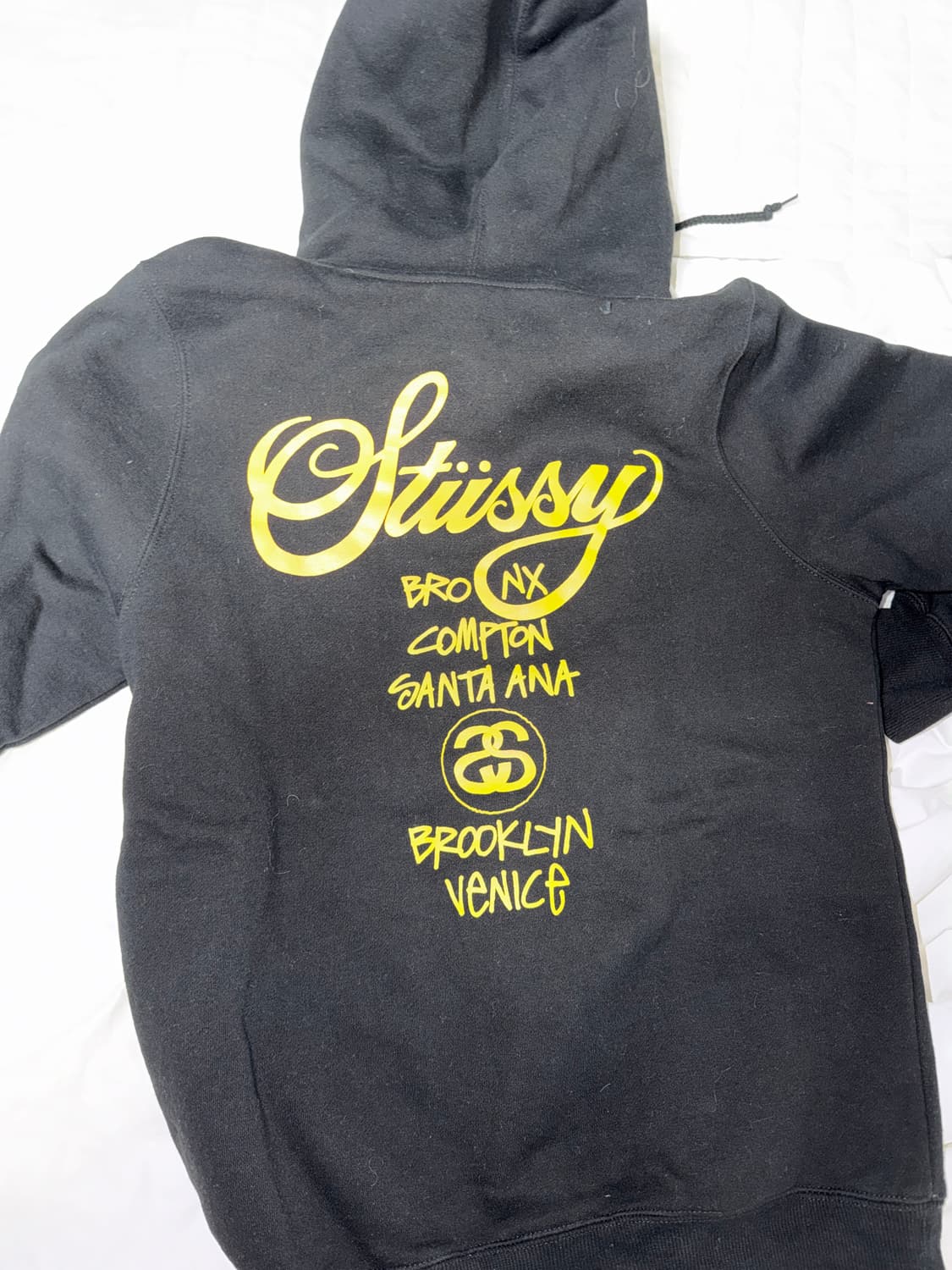 스투시 월드투어 빅로고 후드티 black/yellow 상품이미지1