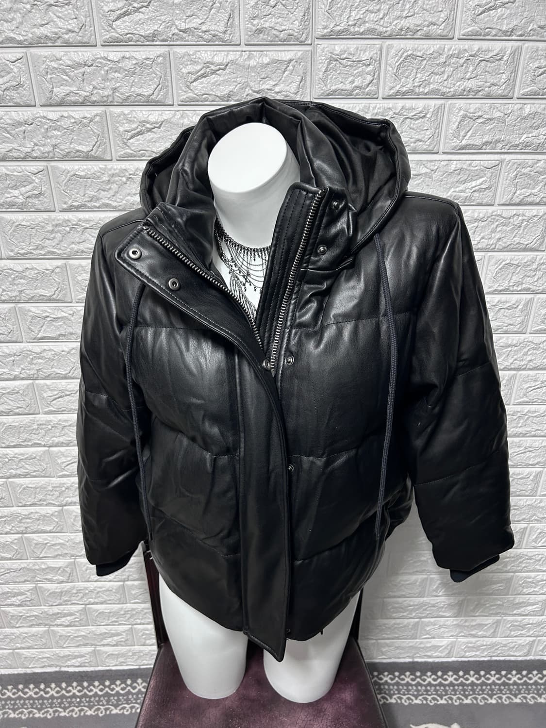 Alice and Olivia 후디드 비건 레더 자켓 상품이미지6