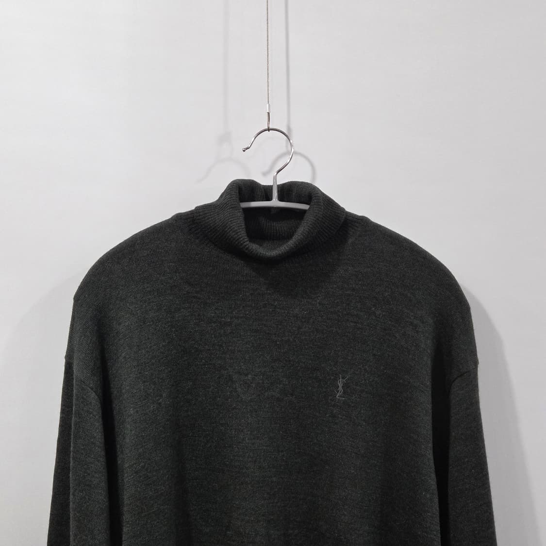 입생로랑 다크그린 터틀넥 울 니트 100 상품이미지2