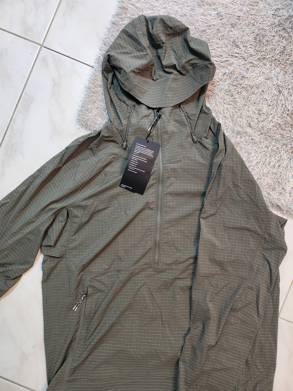 [새상품]Lululemon LightWeight Hiking Anorak 상품이미지1