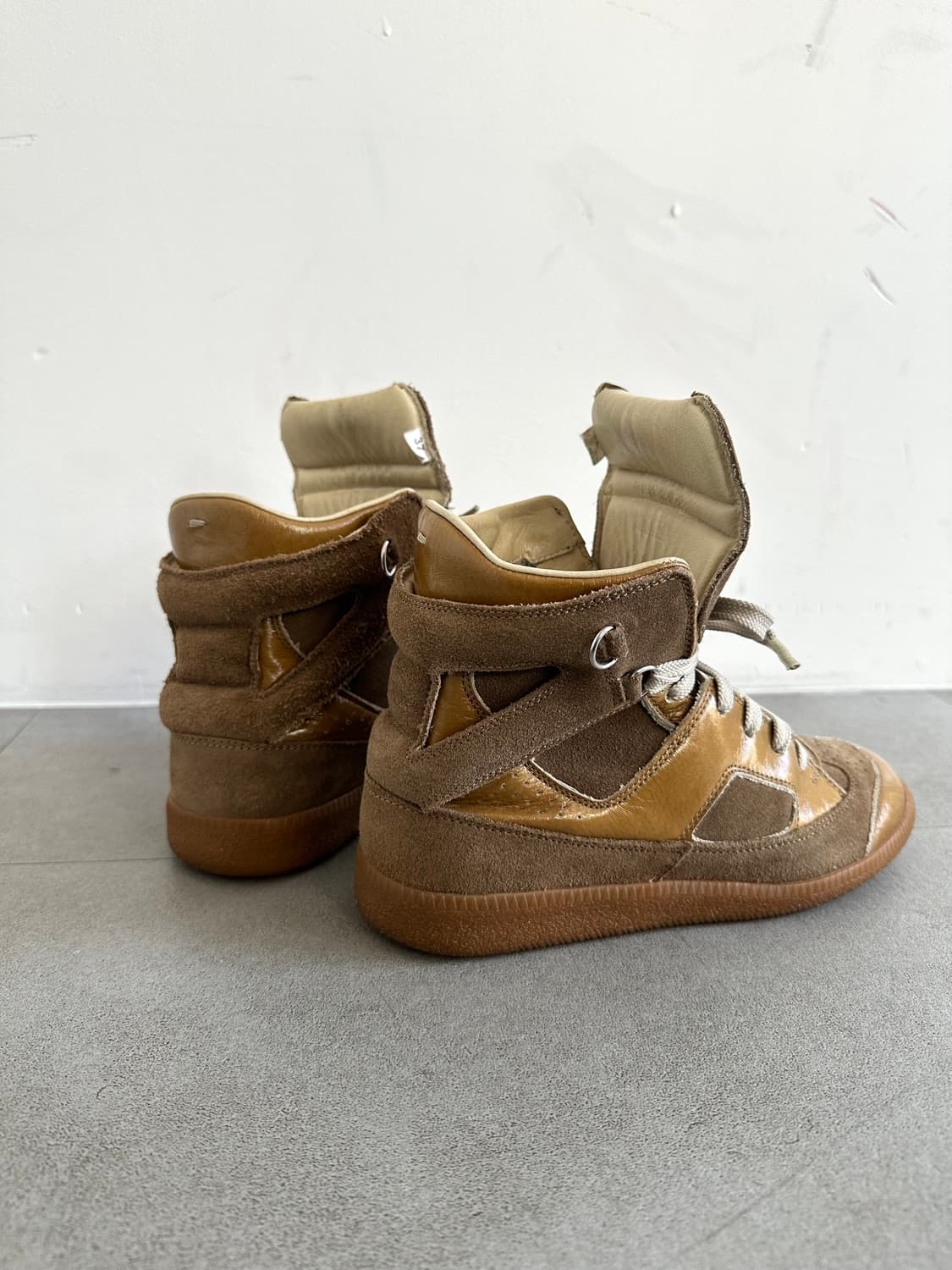 마르지엘라 2000s 오버사이즈 텅 브라운 하이탑 상품이미지4