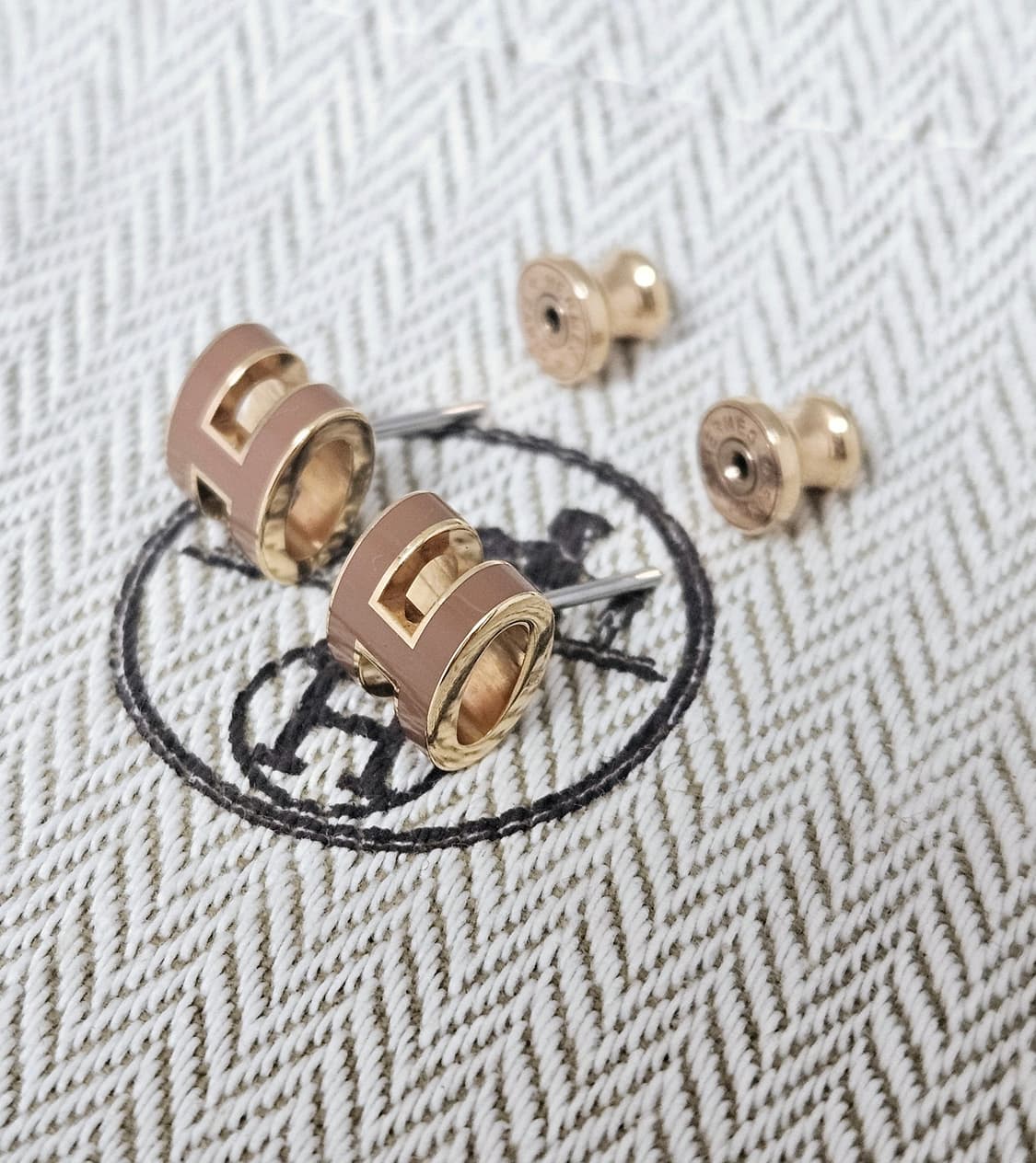 에르메스 팝아슈 미니 귀걸이 (뉴골드컬러) [정품] 상품이미지2