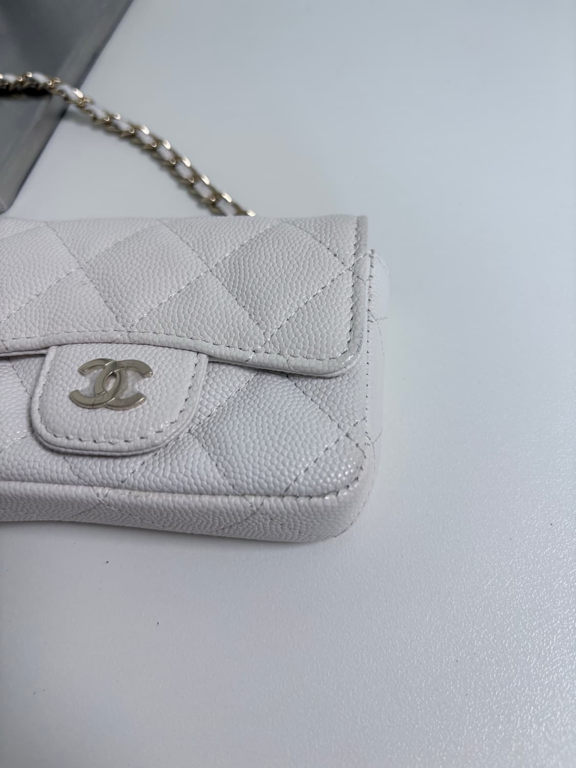 샤넬 캐비어 화이트 체인 벨트백 (내장칩버전) 상품이미지7