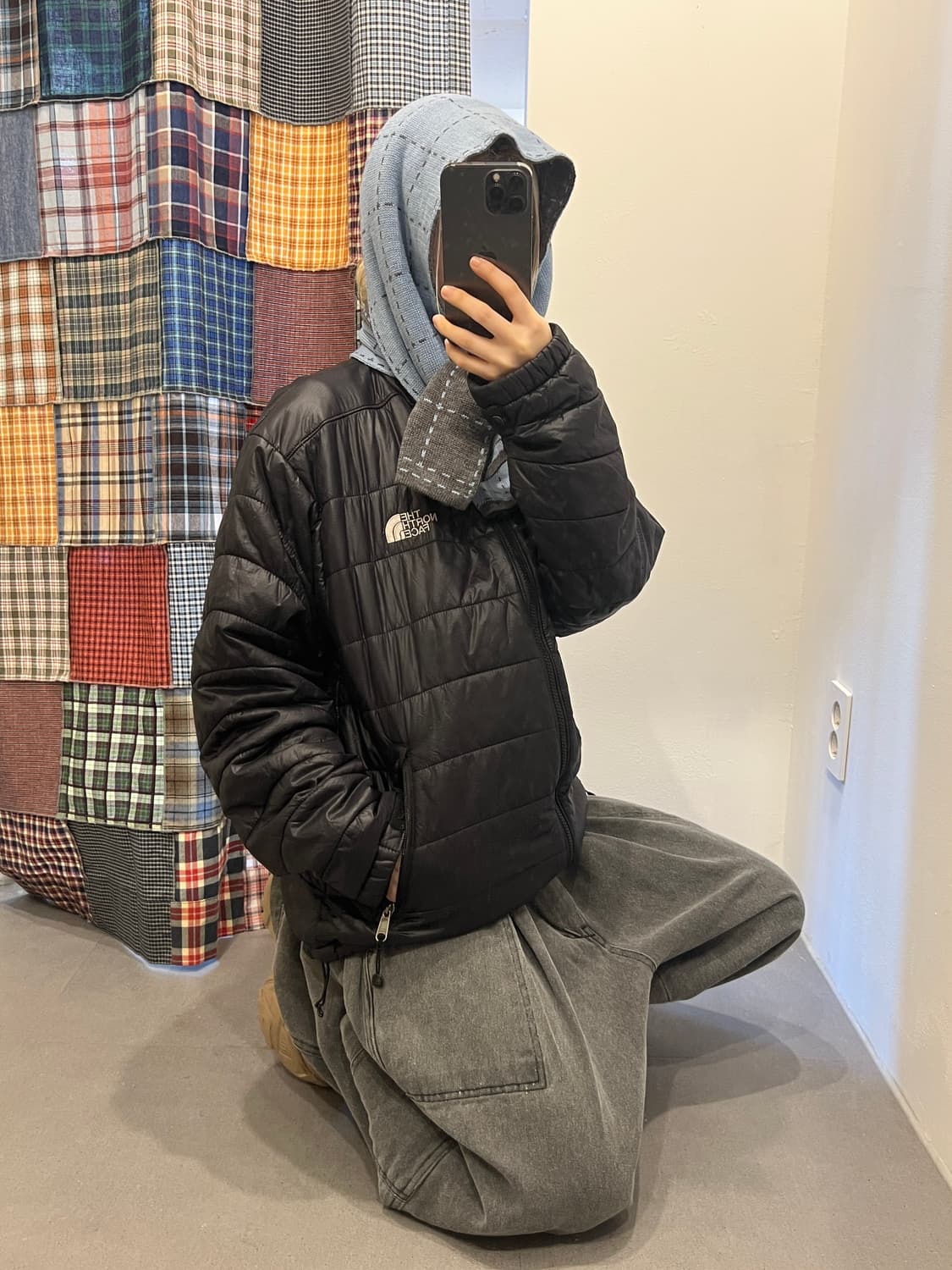 노스페이스 블랙 경량패딩 상품이미지2