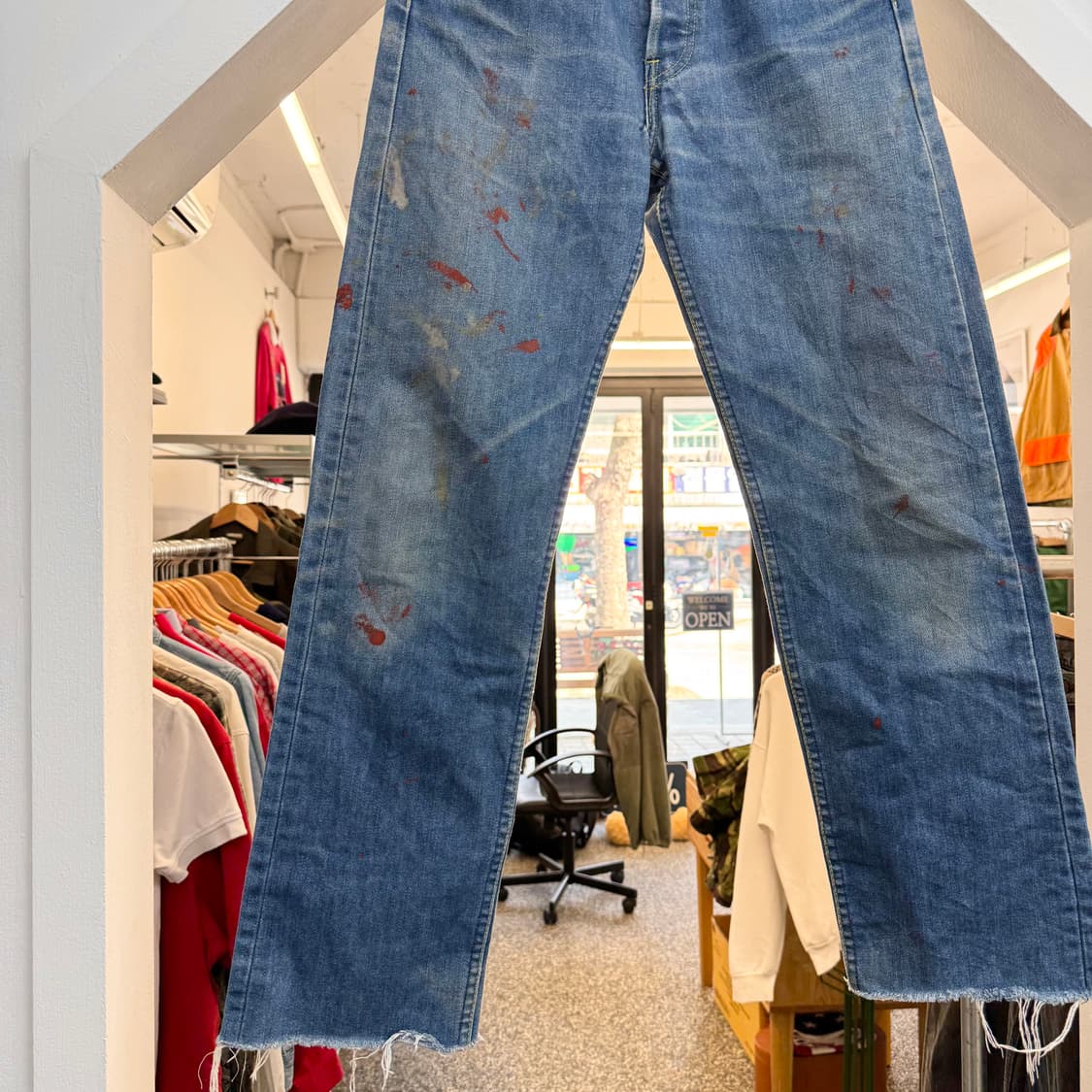 리바이스 501 데미지 워싱 스트레이트 진 (26)   상품이미지2