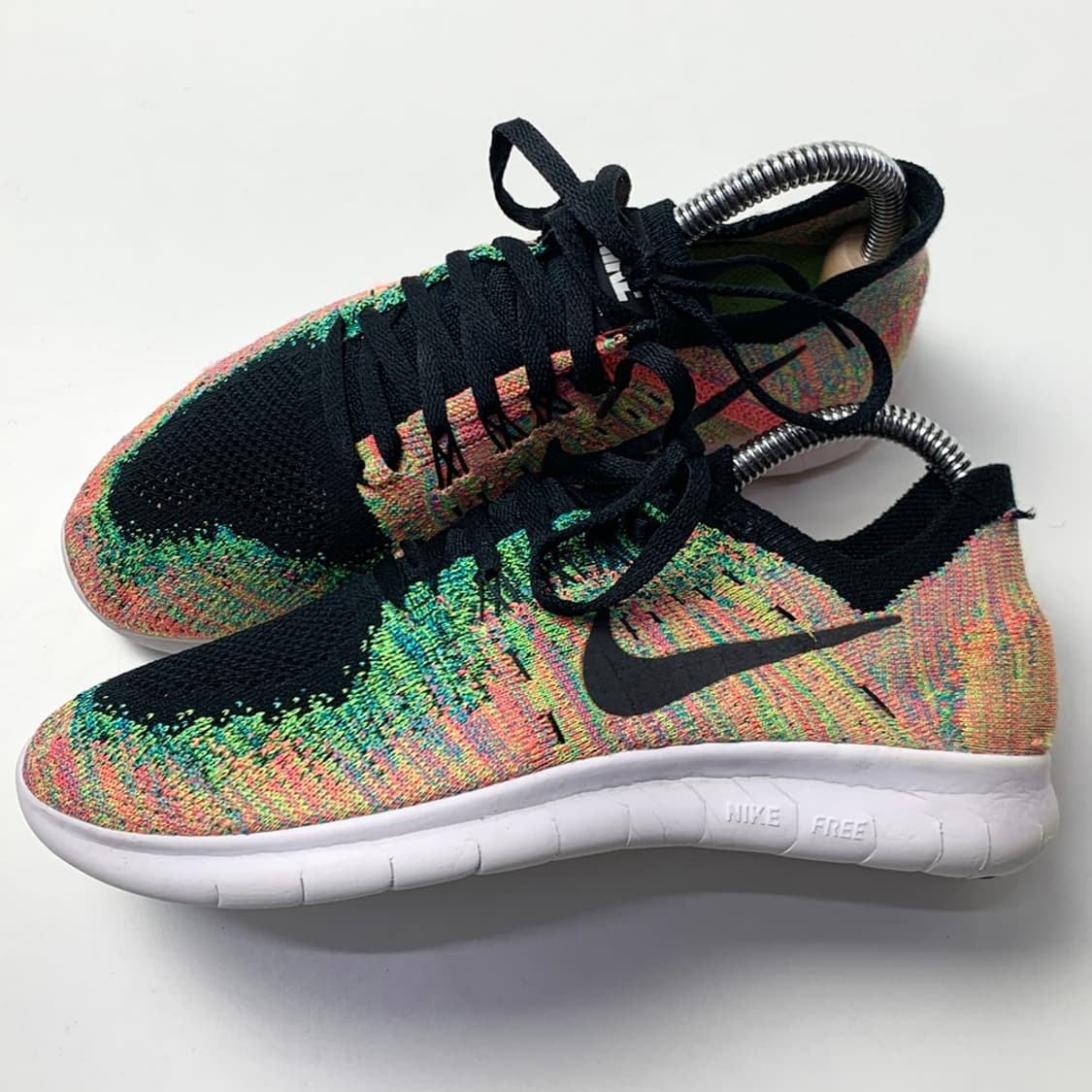 [235/정품] NIKE 나이키 프리 런 플라이니트 여성 운동화신발 상품이미지1