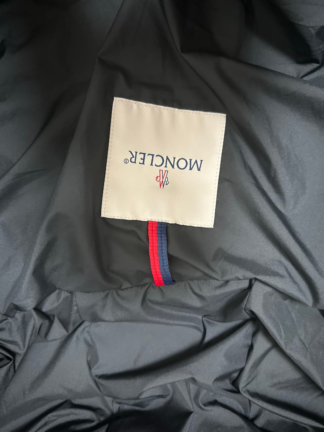 몽클레어 라브레아 후드 쇼트 다운 자켓 -25FW 상품이미지5