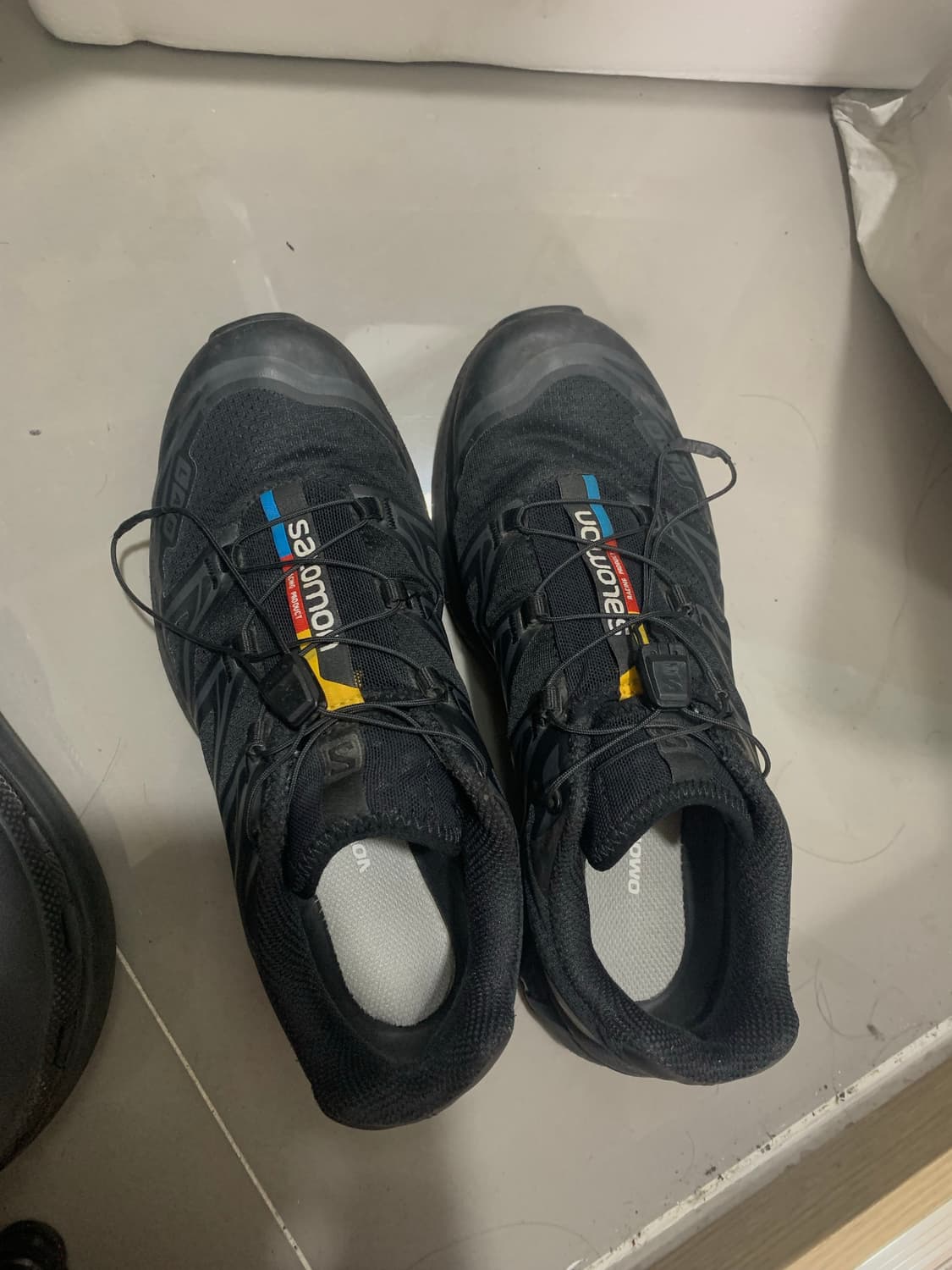 살로몬 신발 상품이미지1