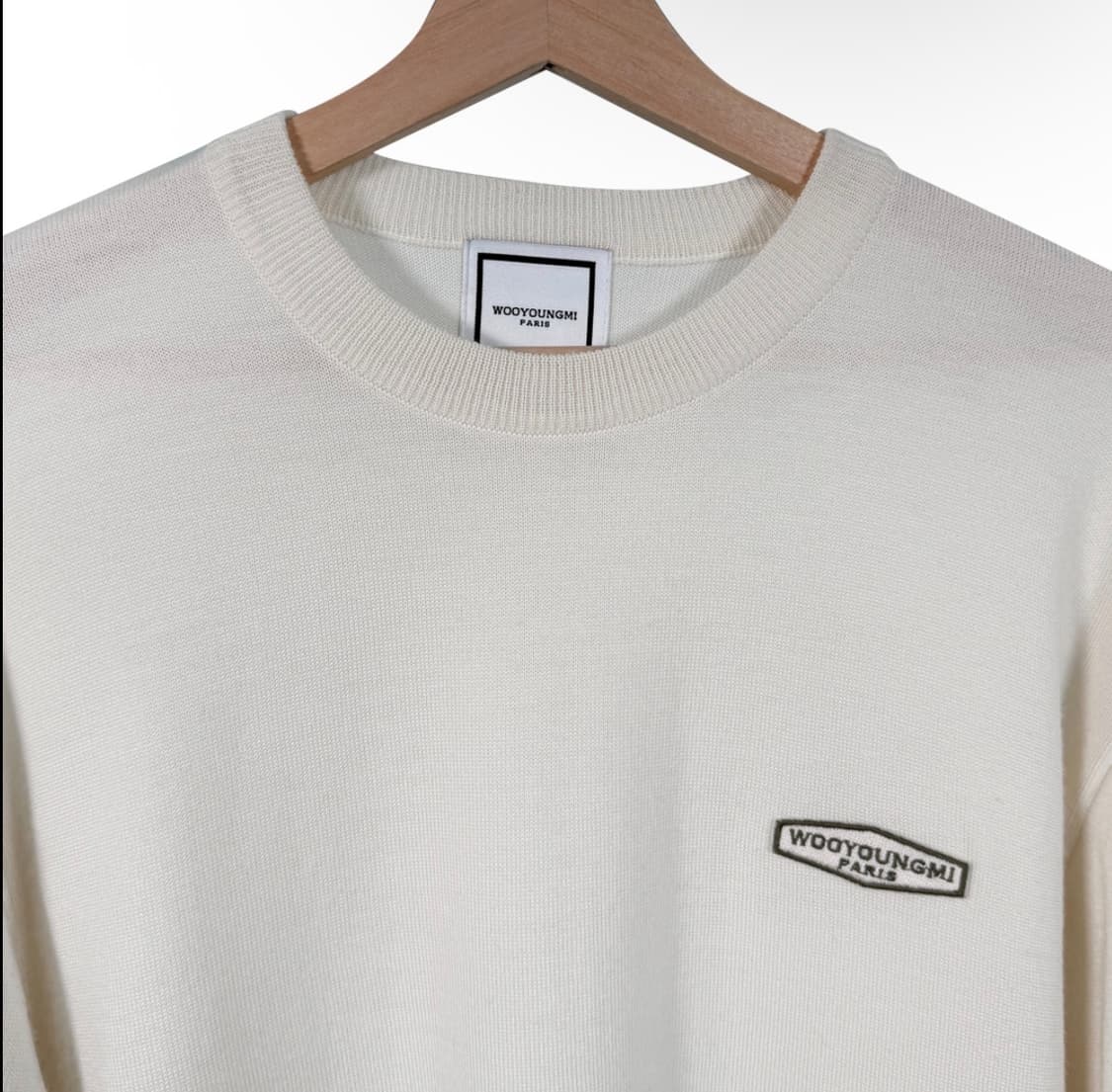 [48] 우영미 남성 로고 패치 라운드 울 니트 스웨터 티셔츠 아이보리 상품이미지5