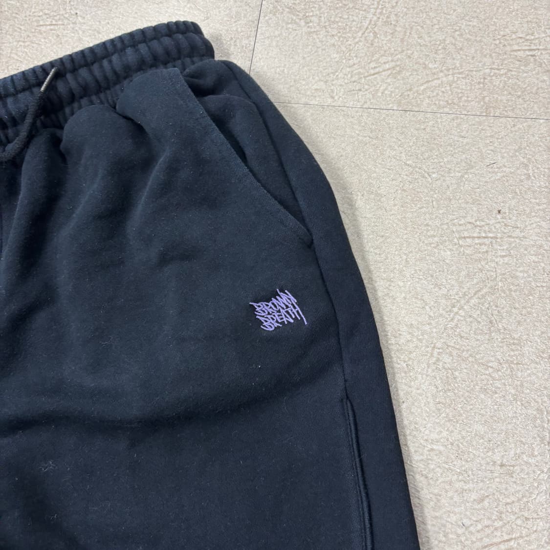 브라운브레스 스몰로고 블랙 조거팬츠 상품이미지2