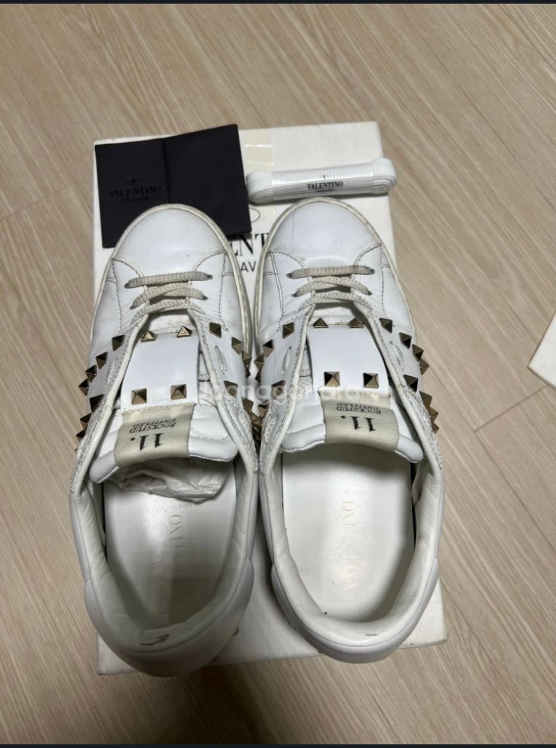 발렌티노 락스터드 스니커즈 39 상품이미지1