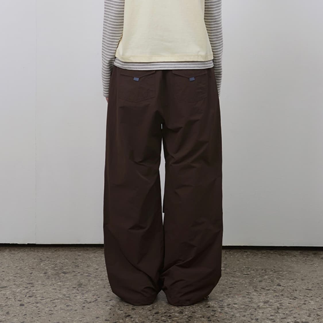 오헤시오 EFFECT NYLON PANTS, BROWN 상품이미지2