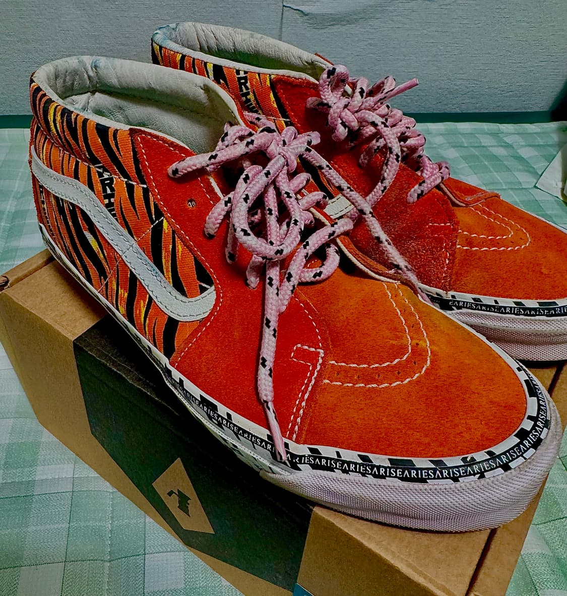 반스 볼트 x 에리즈 스케이트 미드 LX 타이거 브라이트 상품이미지2