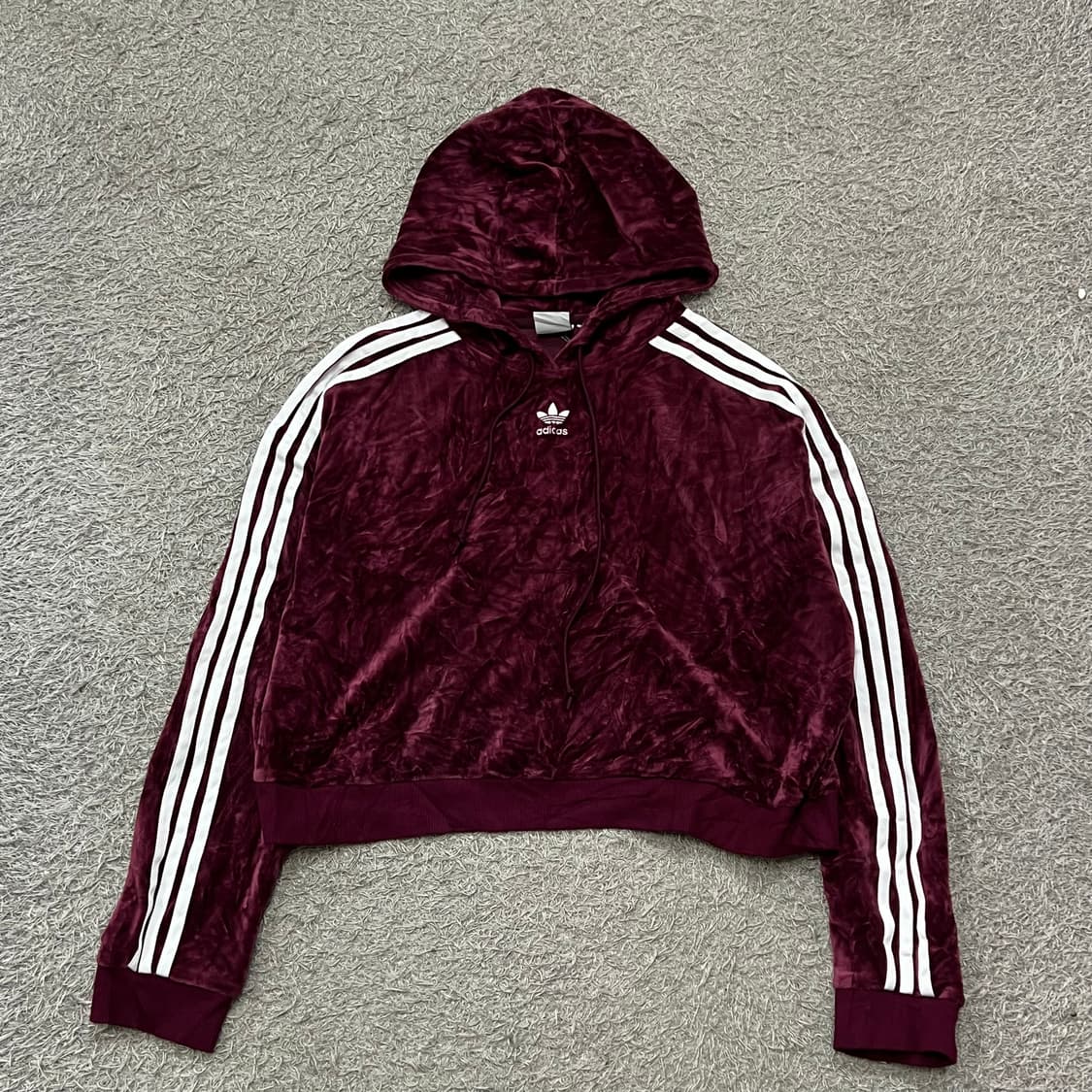[우먼95] 아디다스 크롭 벨벳 후드티 상품이미지2