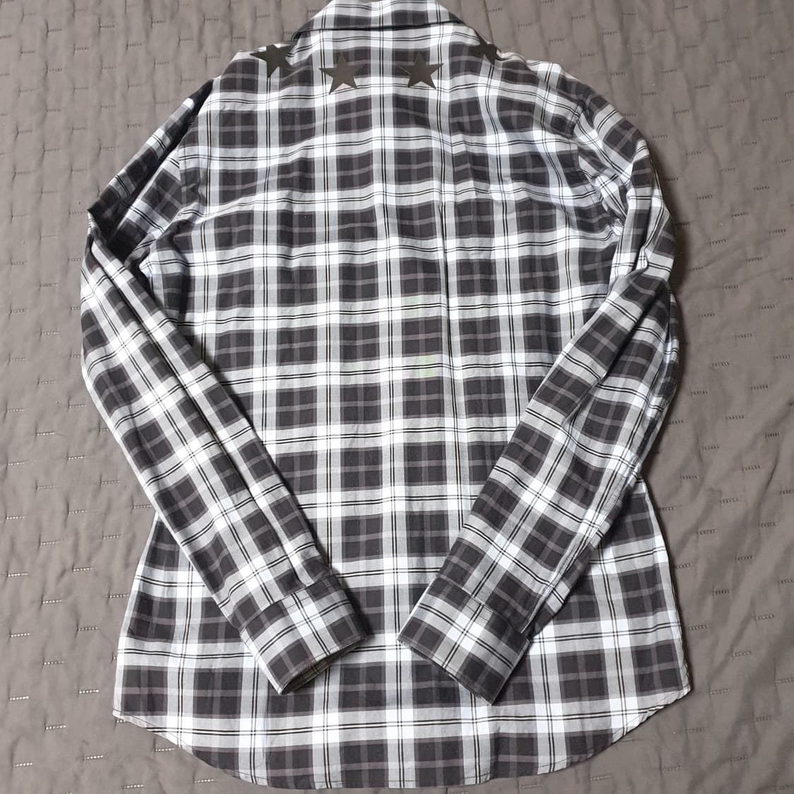 지방시 별 패치 체크 셔츠 상품이미지2