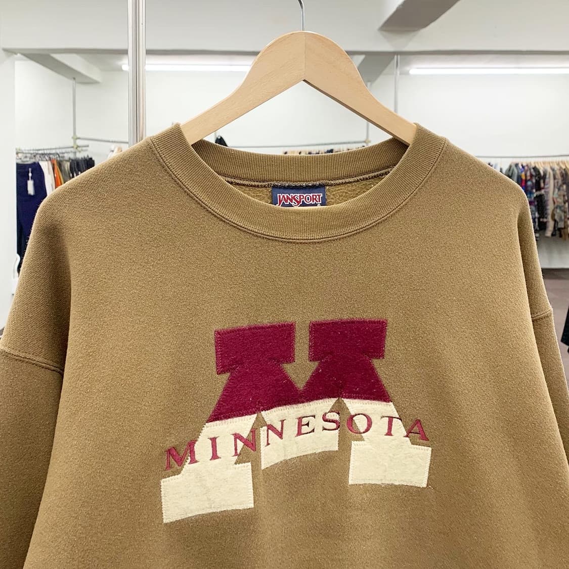 잔스포츠 브라운 미네소타 자수 스웻셔츠 상품이미지1