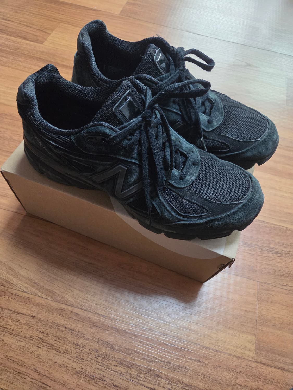 뉴발란스 990v4 트리플블랙 280 상품이미지3