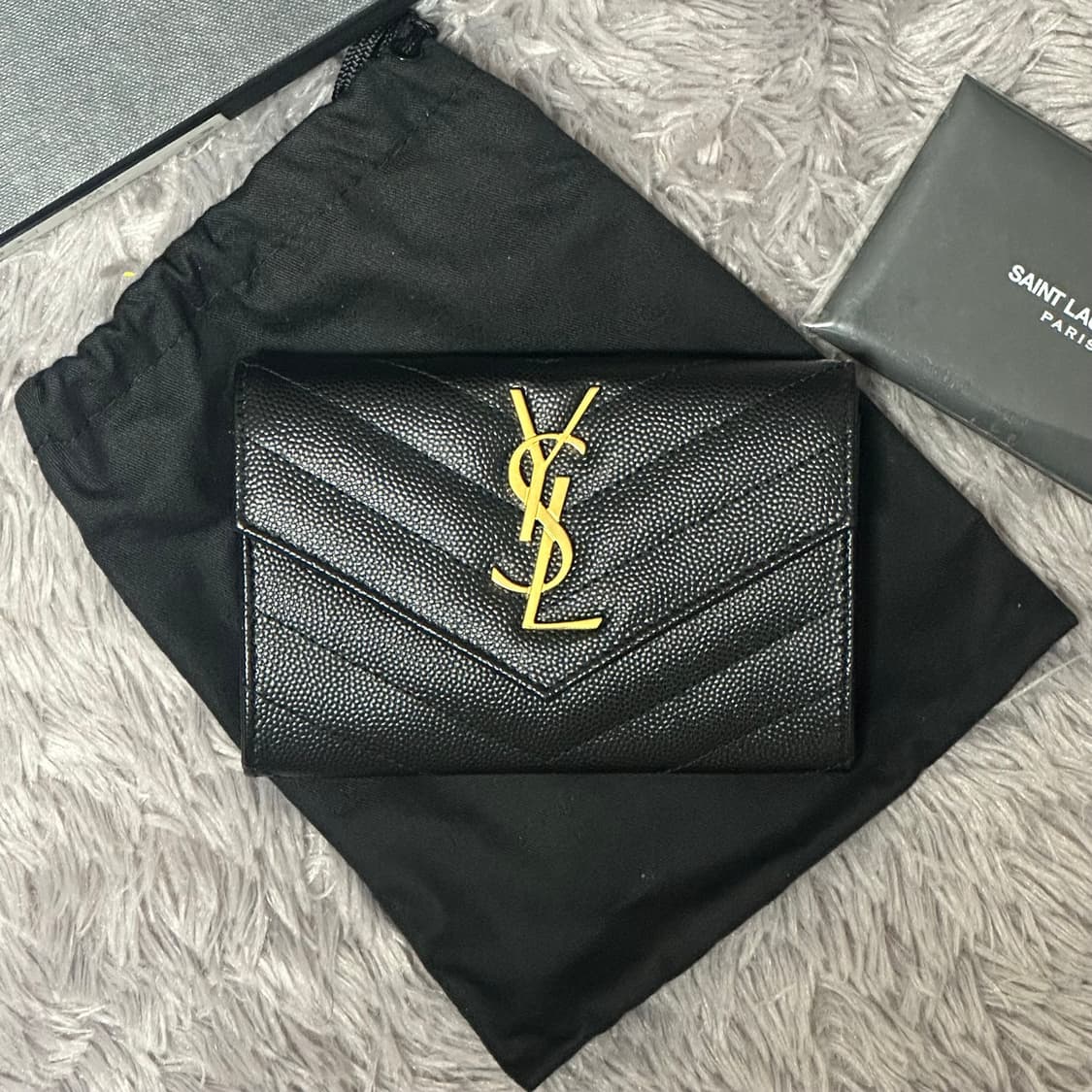 [풀구성] 입생로랑 마틀라세 엔벨로프 중지갑 블랙 상품이미지1