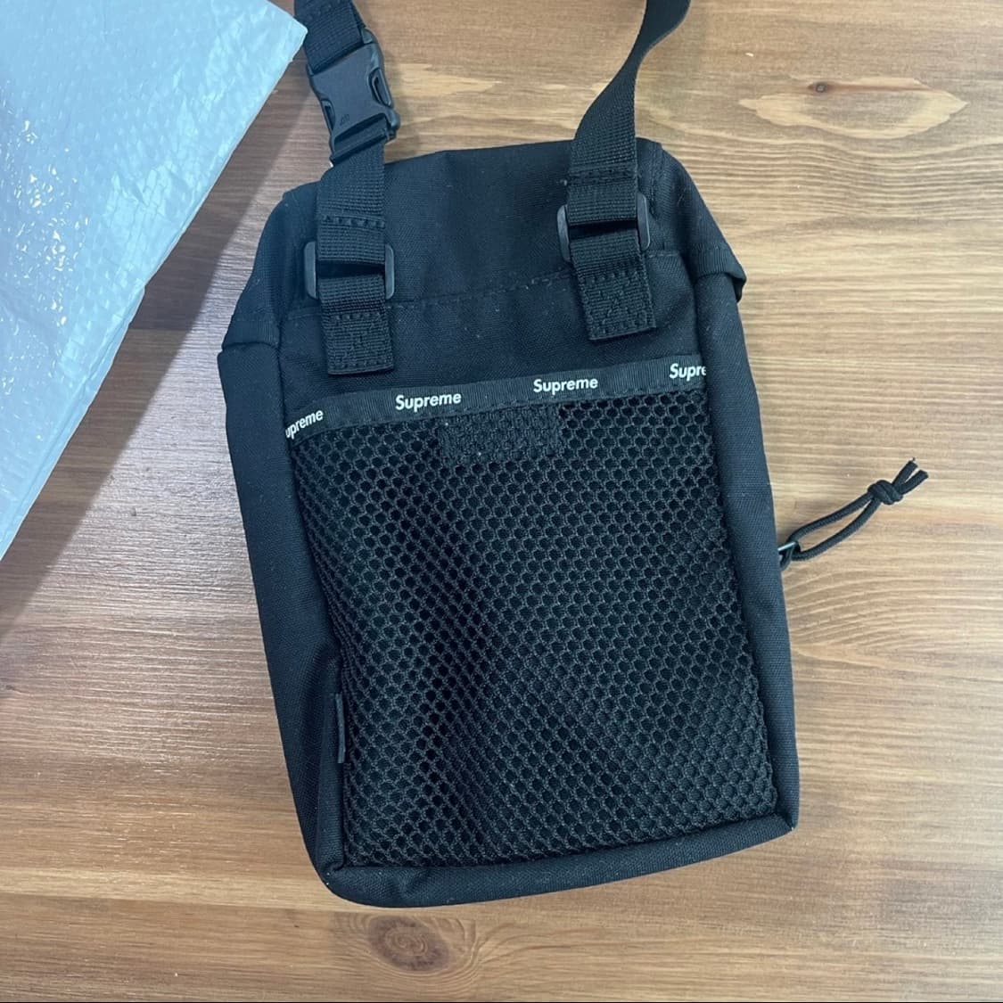 슈프림 카메라백 블랙 24FW 상품이미지3