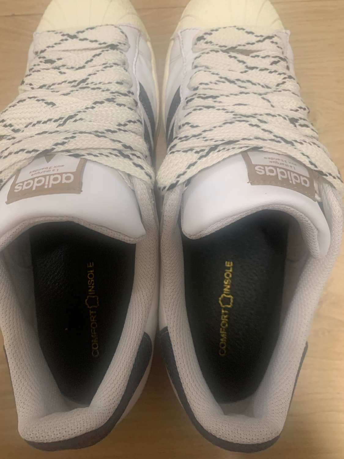 아디다스 슈퍼스타 화이트데님 275 판매합니다 상품이미지4