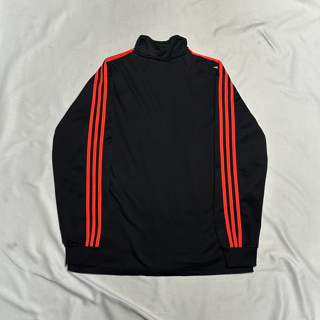 110 아디다스 맨체스터 유나이티드 블랙 트랙탑 상품이미지3