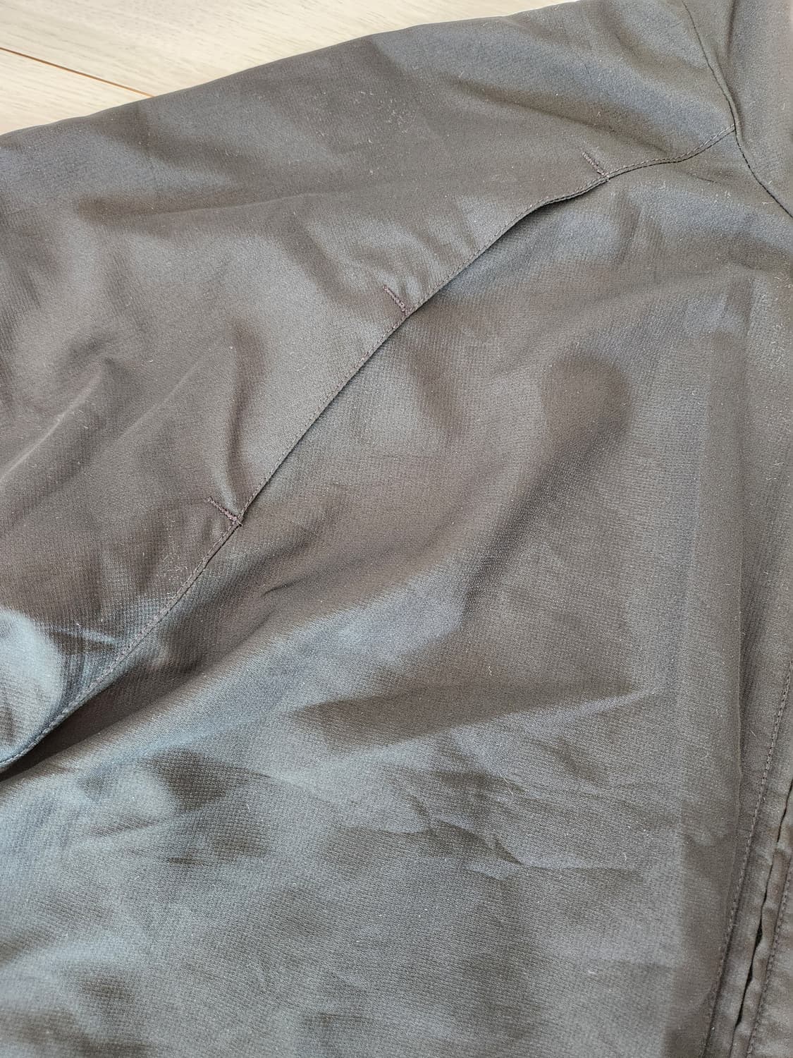 나이키 우븐 바람막이 자켓 사이즈xl

자크에 고무떨어짐과 소매 고무늘어 상품이미지3