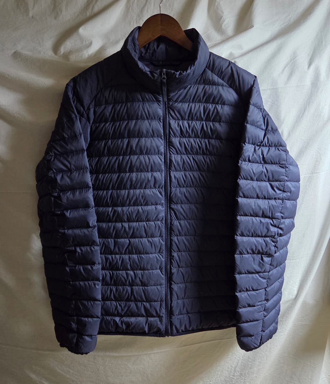 유니클로 라이트 다운 경량패딩 네이비 L 상품이미지1