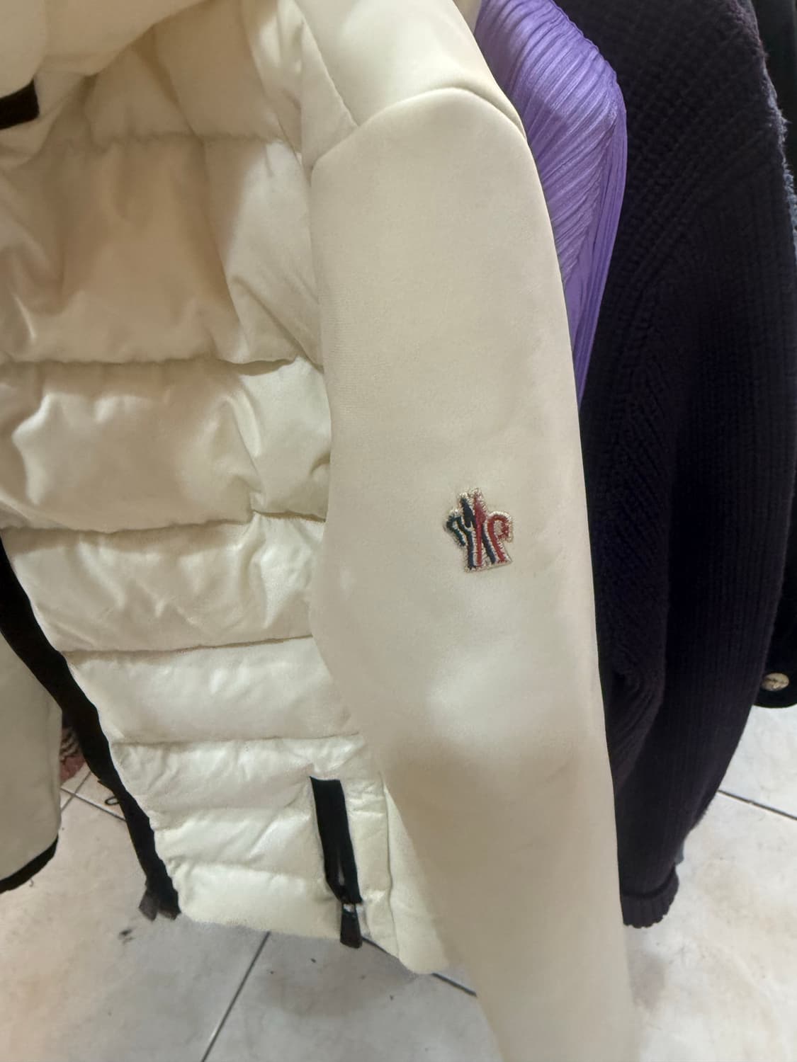 44 정품 몽클레어 그렉노블 패딩 팝니다 상품이미지7