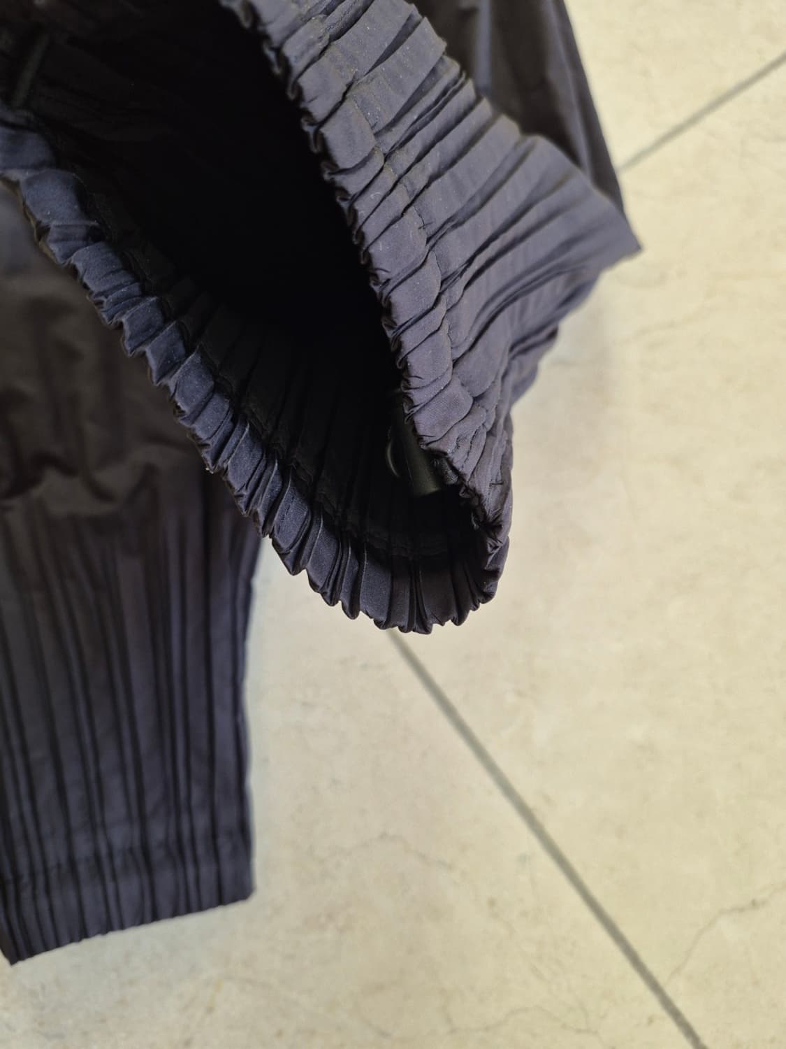 이세이미야케 플리츠플리즈 패디드 팬츠 여성 상품이미지7