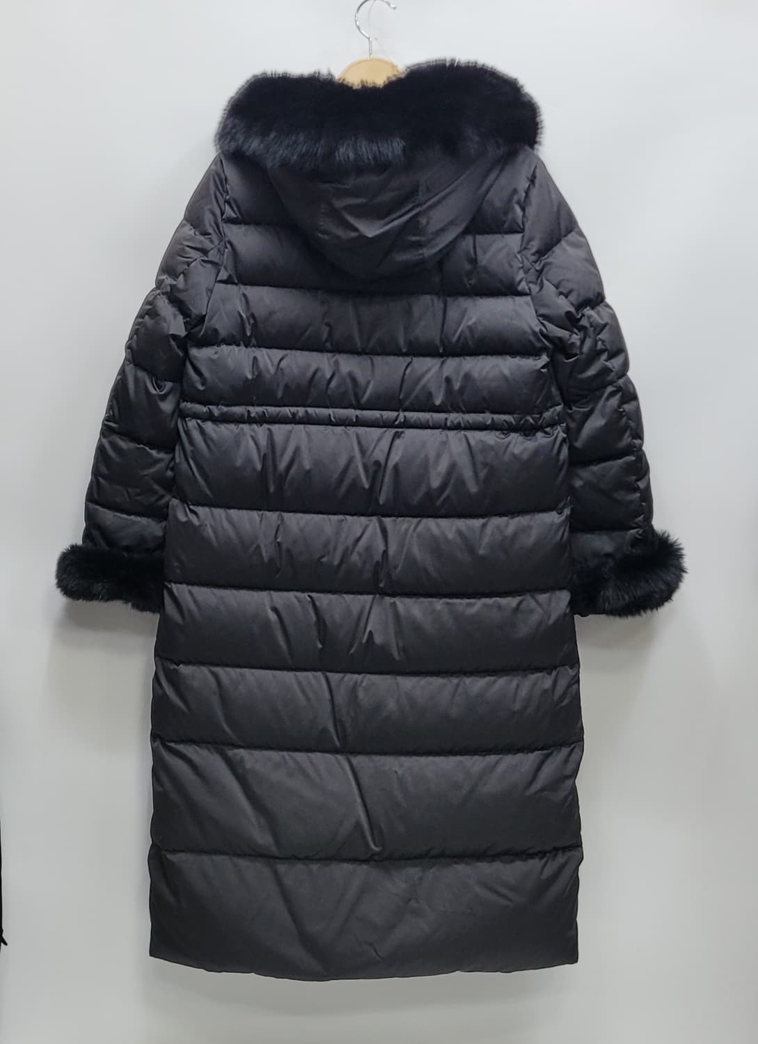 더엣지 폭스퍼 프리미엄 구스 다운 롱 패딩 / 여 77 블랙 
 상품이미지2