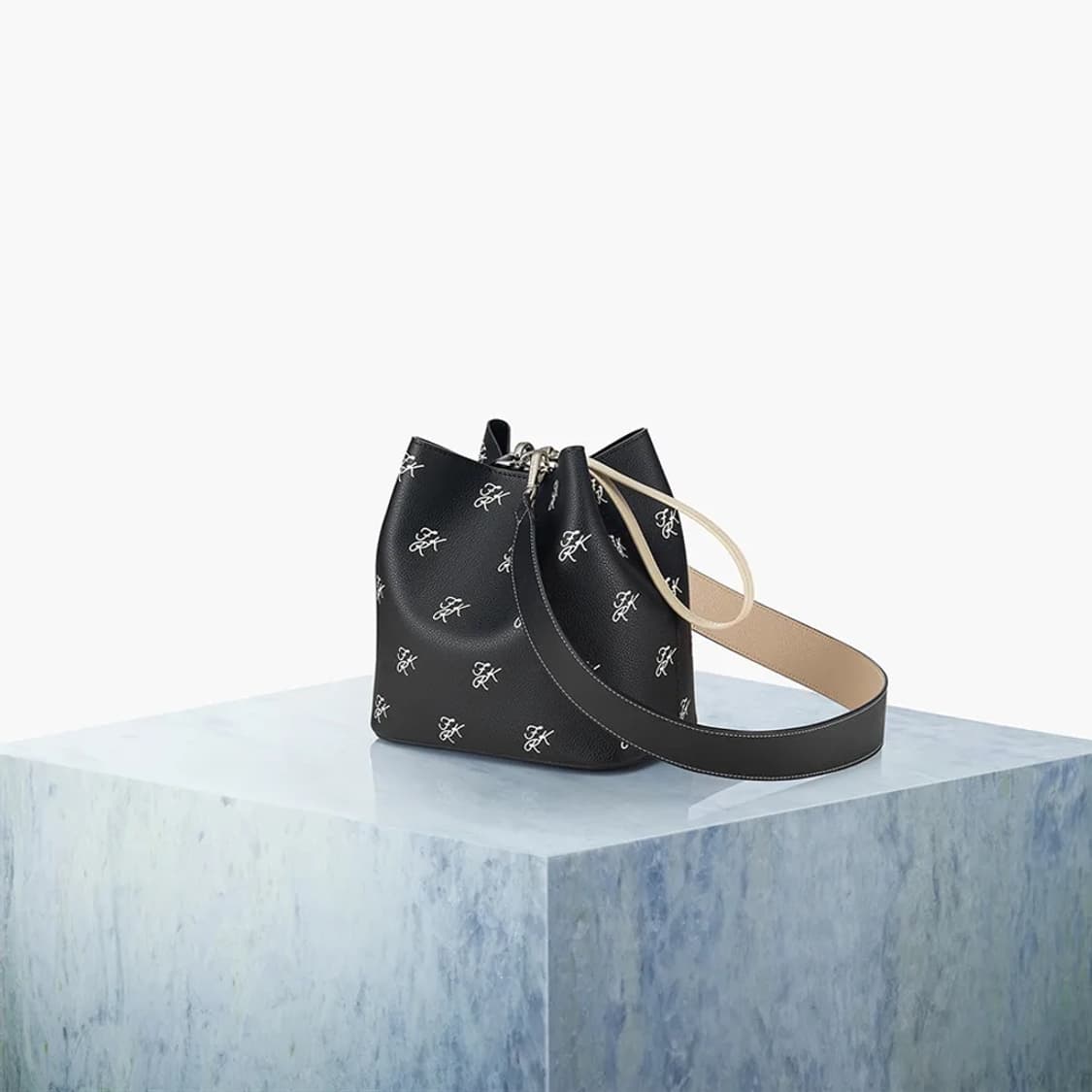 파인드카푸어 핑고백 20 패턴 솔리드 세트 블랙 상품이미지1