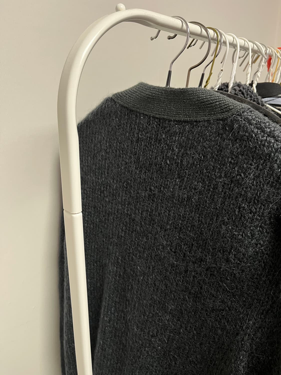 아모멘토 그랜마가디건 다크그레이 상품이미지4