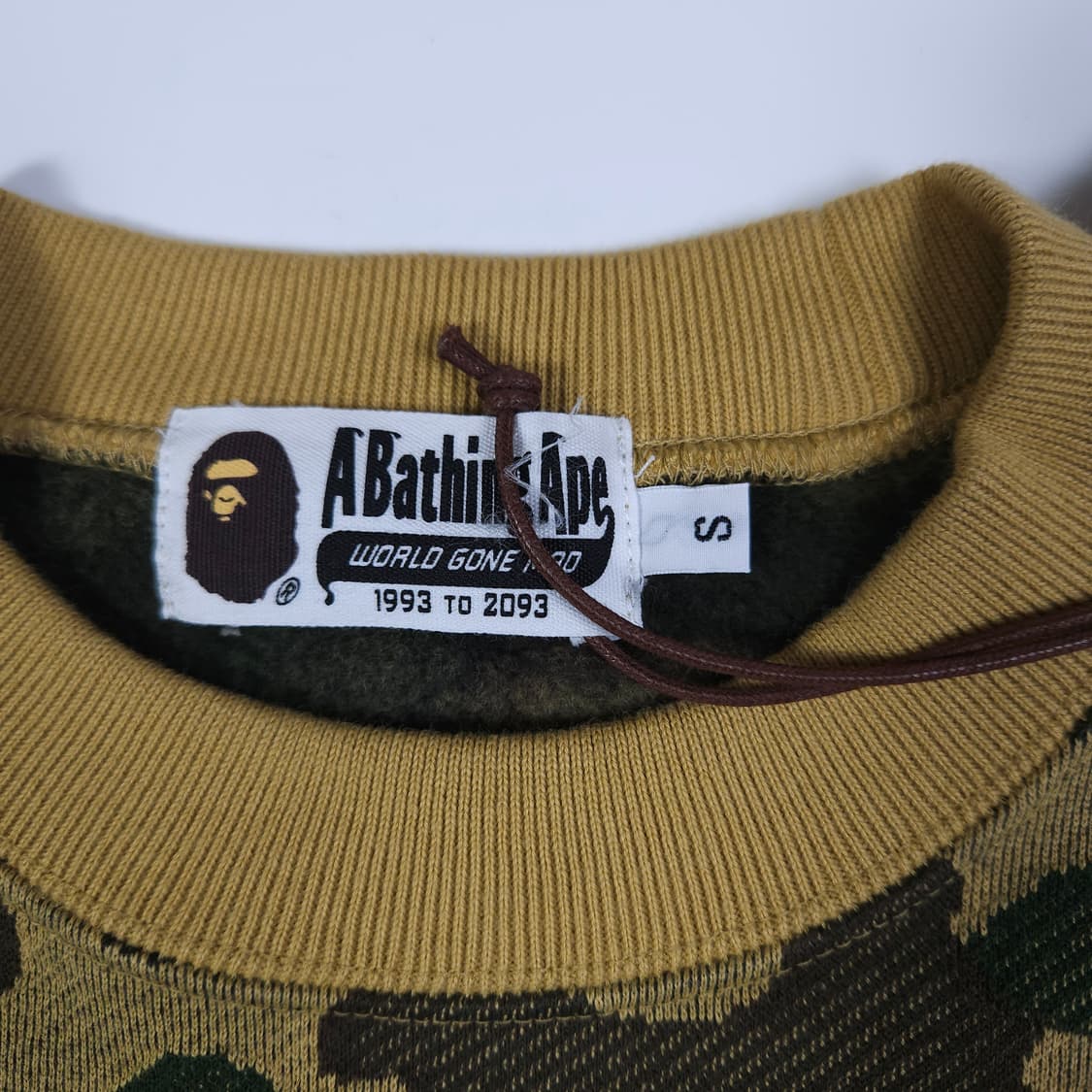 베이프 카모 맨투맨  상품이미지4