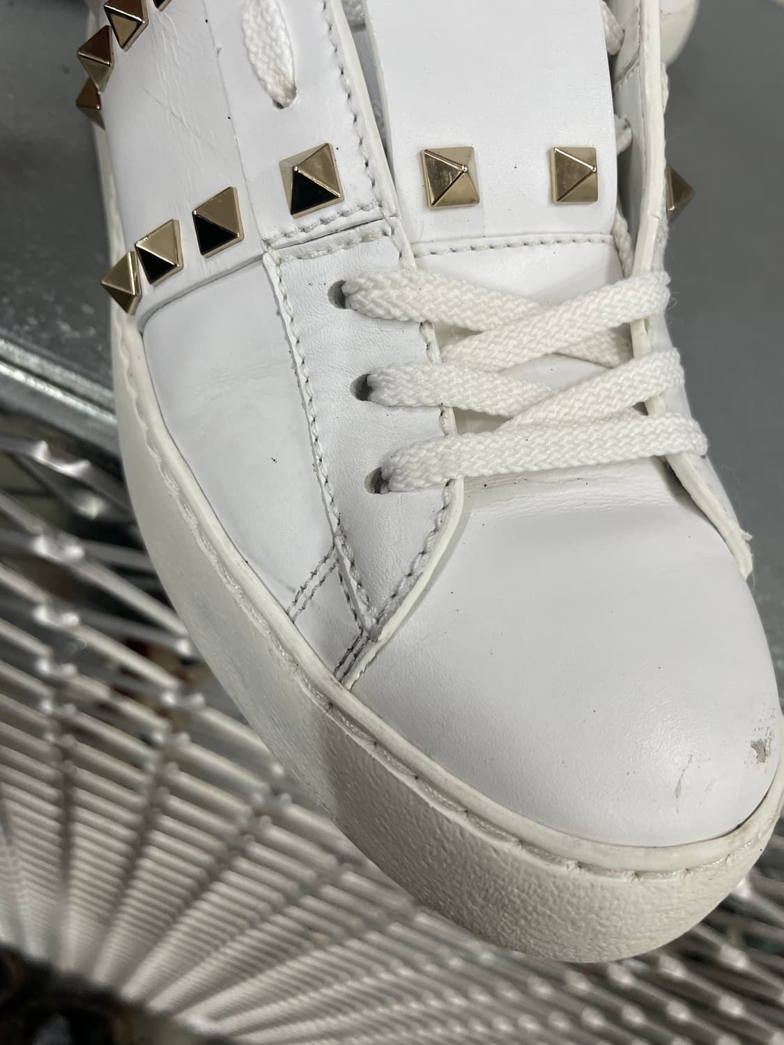 발렌티노 락스터드 스니커즈 37 상품이미지8