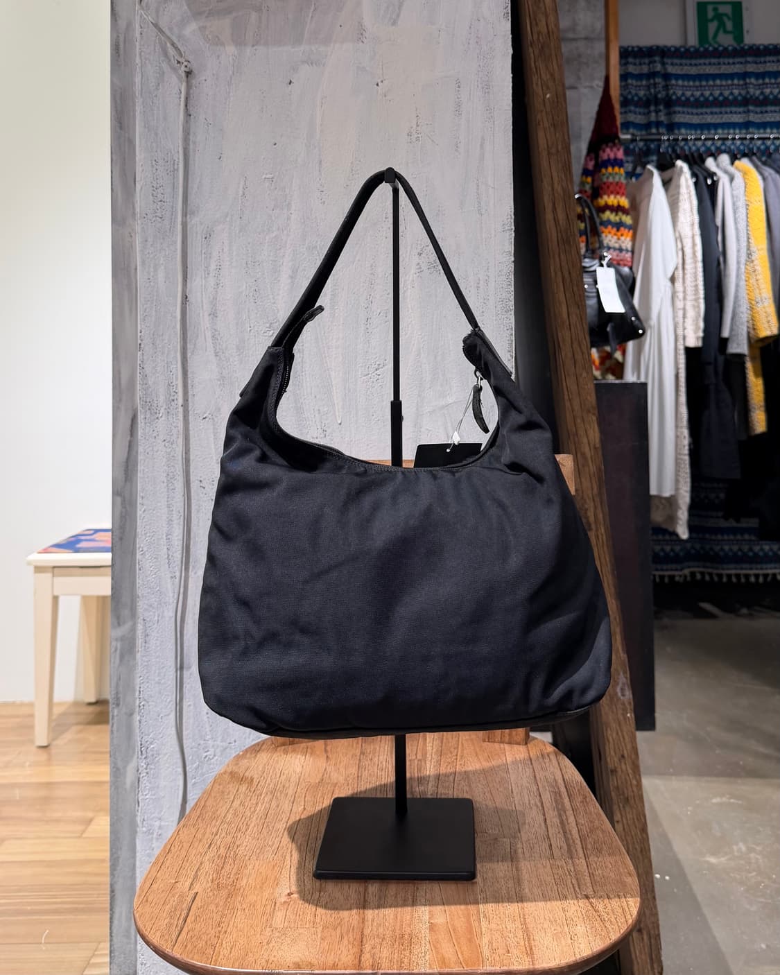 구찌 블랙 GG 나일론 레더 더블포켓 호보백 상품이미지4