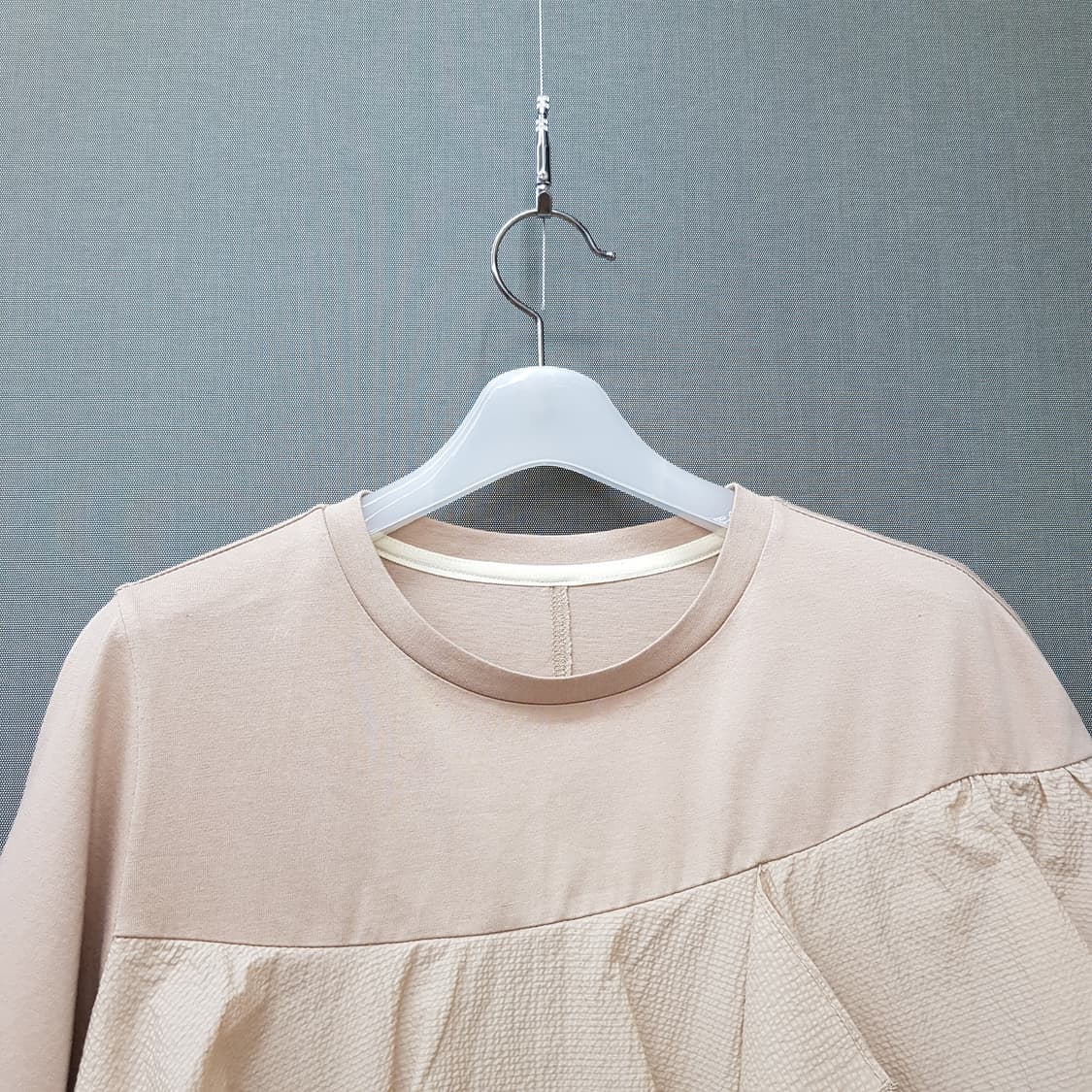 한섬 SJSJ 2021 프릴 배색 티블라우스 F사이즈 상품이미지2