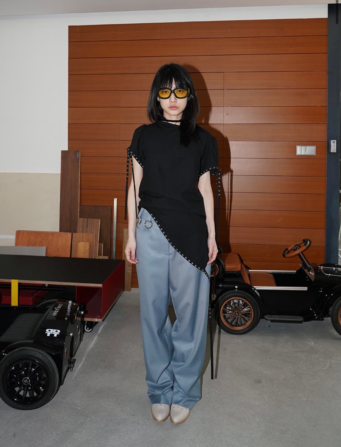 데어드 퍼프 슬리브 아일렛 스트랩 블라우스 블랙 상품이미지4