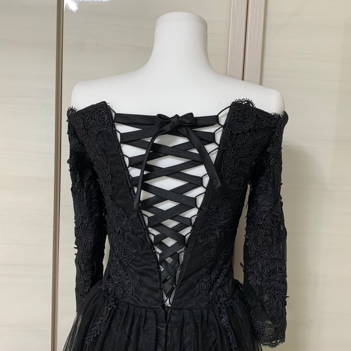 파티 연주회 코르셋 오프숄더 드레스 블랙 웨딩드레스 쉬폰 자수 레이스업 상품이미지9