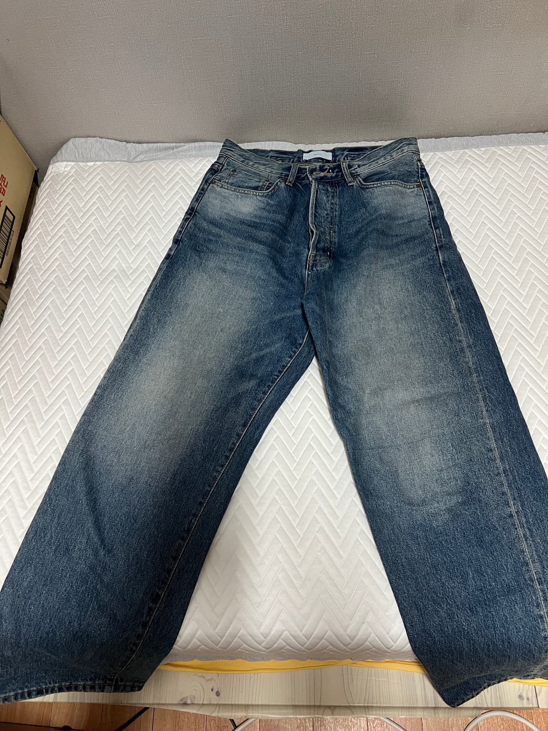 아워셀브스 24fw 와이드 테이퍼드 데님 1사이즈 판매 상품이미지1