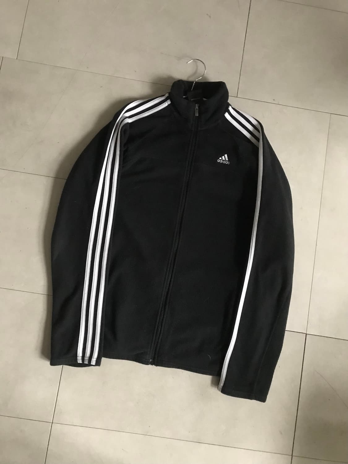 아디다스 검흰 후리스 집업 상품이미지8