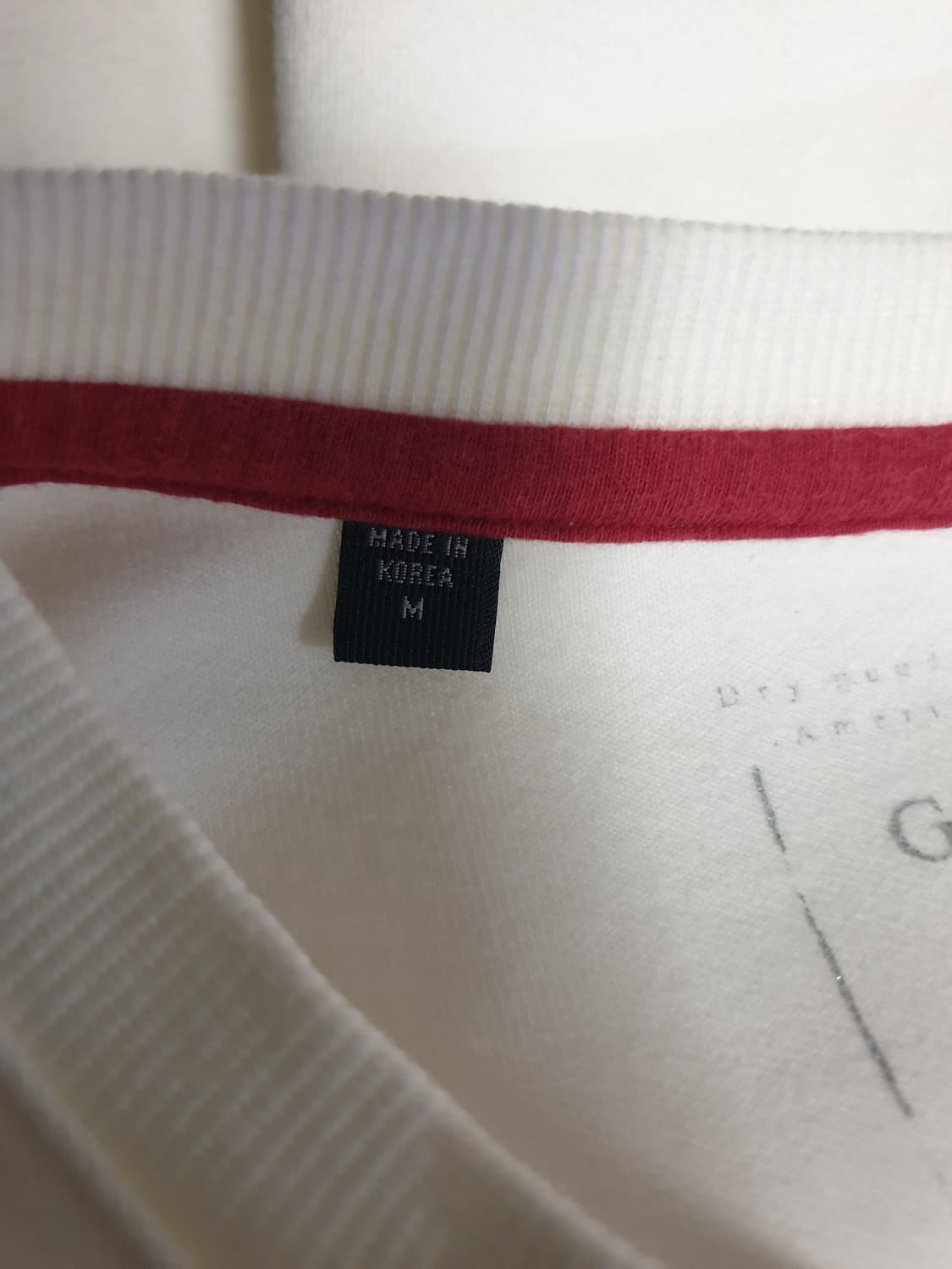 게스 자수패치로고 혜비코튼 롱슬리브 화이트 (M) 상품이미지3