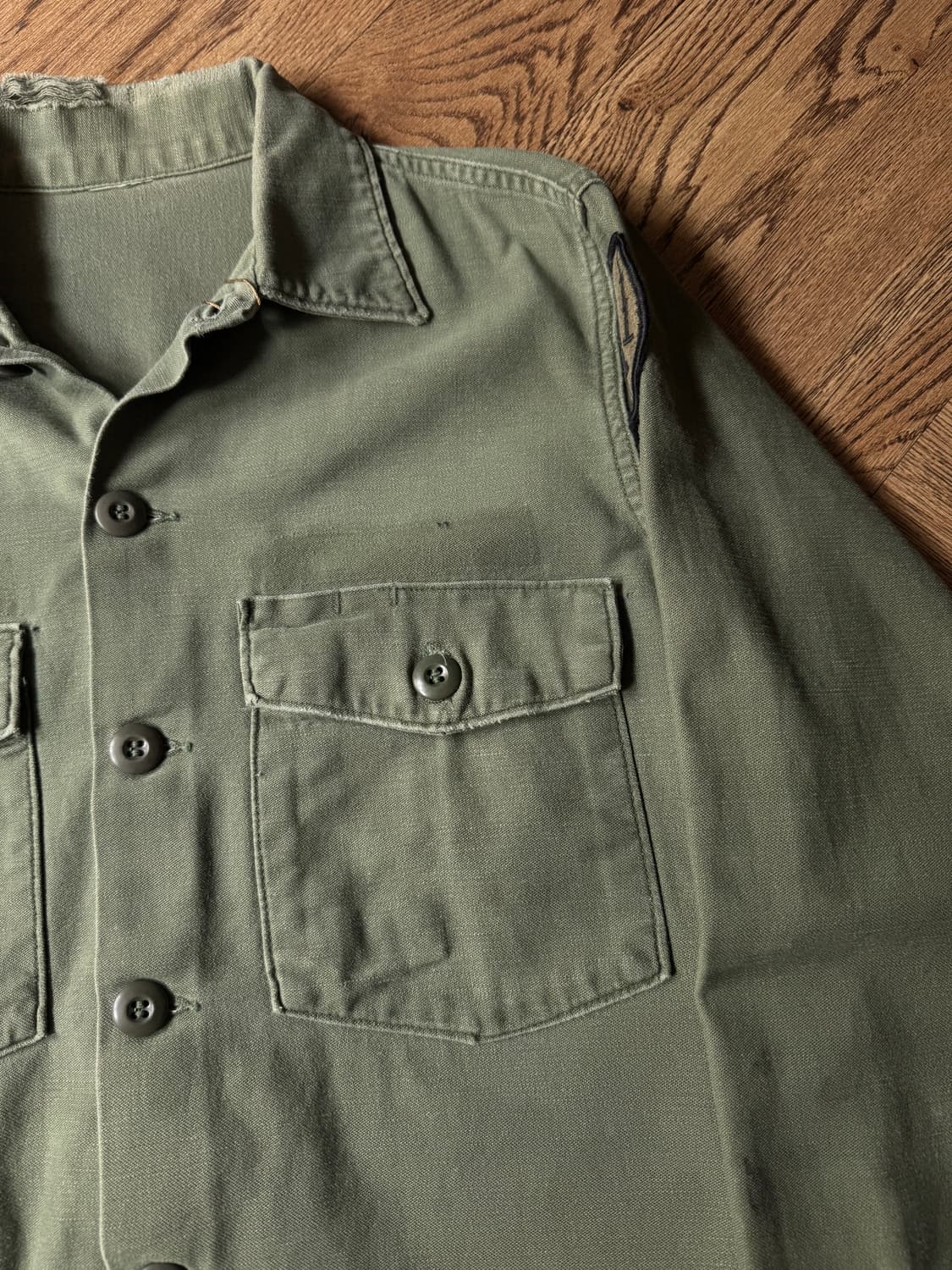 [M]70's 오리지널 U.S ARMY OG-107 패치 밀리터리 셔츠 상품이미지4