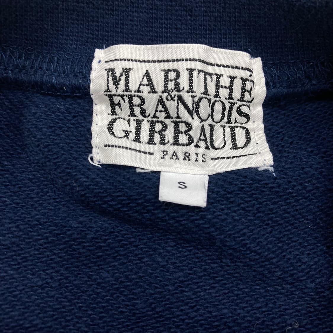 마리떼 프랑소와 저버 네이비 컬러 스몰 로고 맨투맨  상품이미지3
