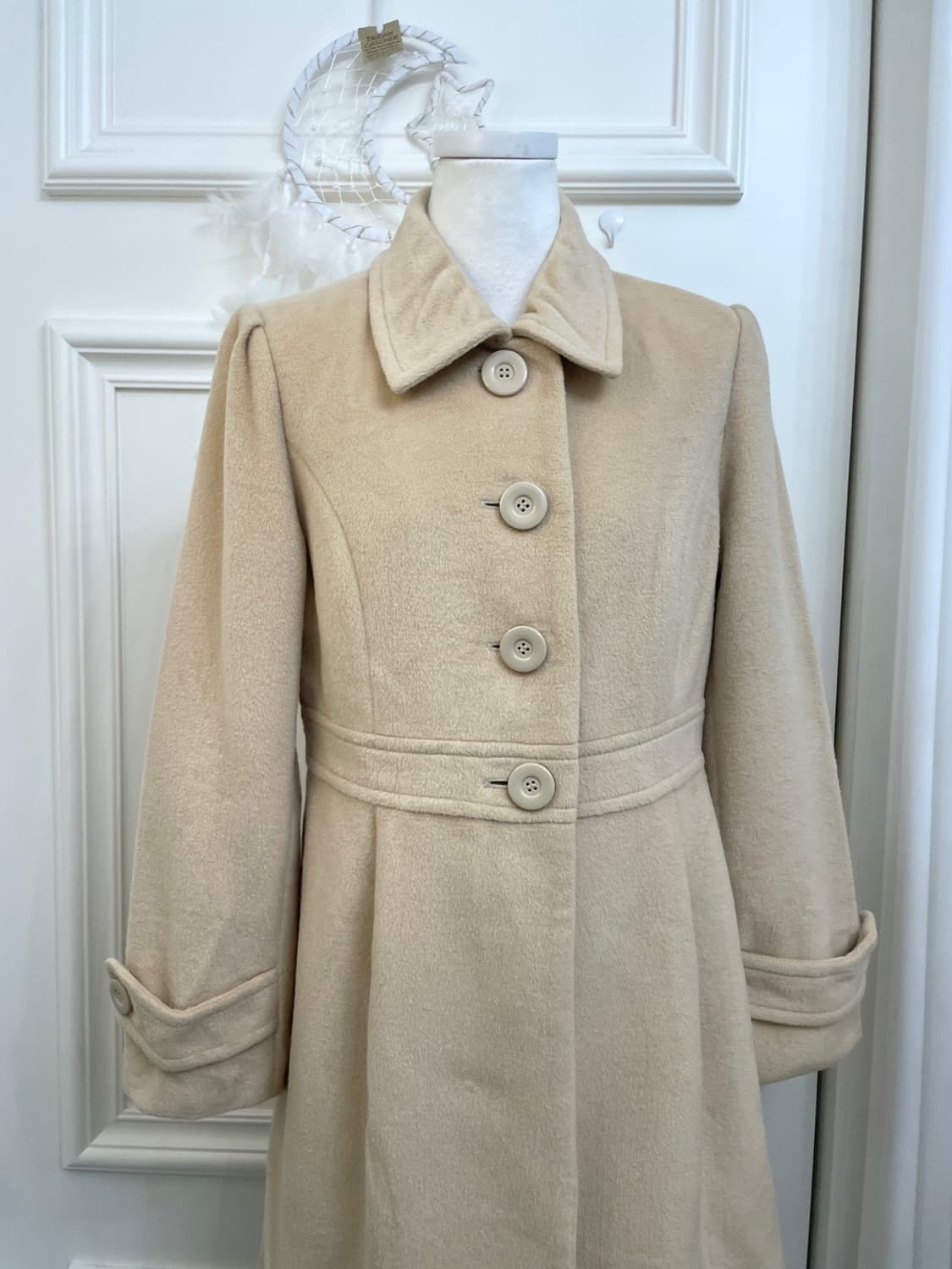 beige lovely puff pleats coat(size-38) 상품이미지5