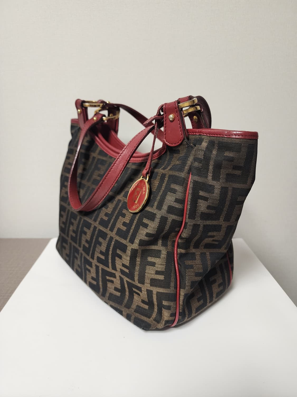 펜디 FF로고 쥬카 숄더백  상품이미지2