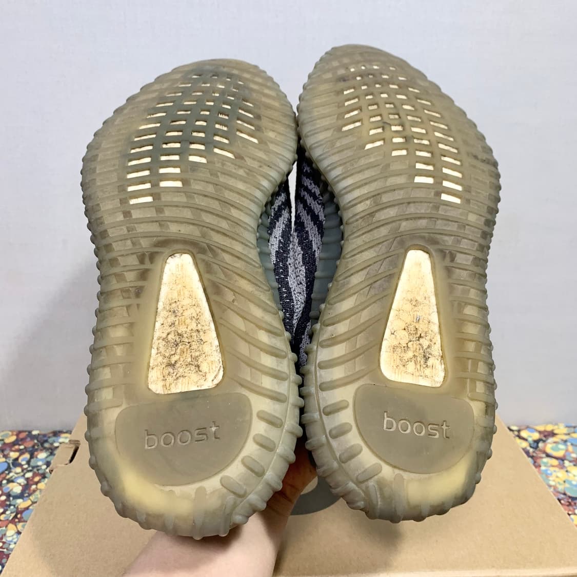 아디다스 이지부스트 350 v2 벨루가 2.0 상품이미지8