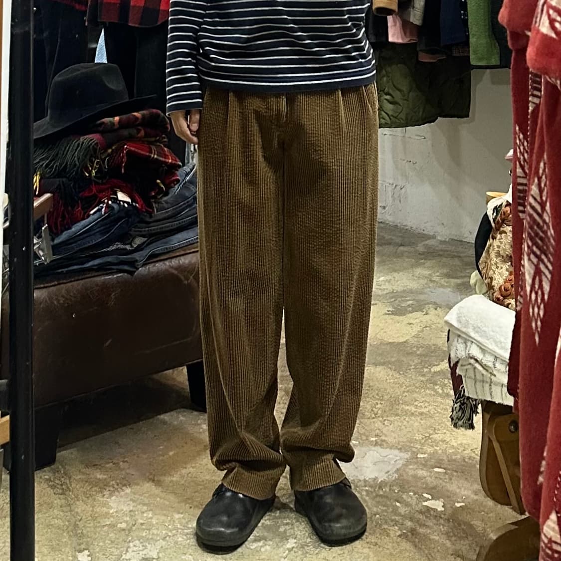 (착용컷) LAvion 코듀로이 팬츠 (남성용 29) 상품이미지3